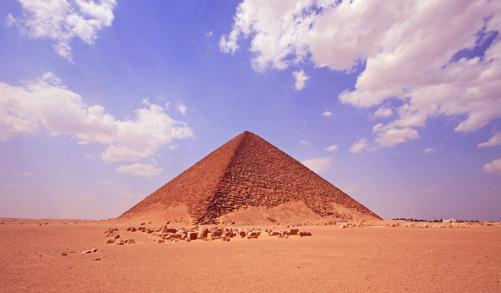 egypt tourist attractions - red pyramid